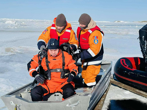 Зарим голуудын мөсний зузаан цаг агаарын нөхцөл байдлаас шалтгаалан нимгэрч байна